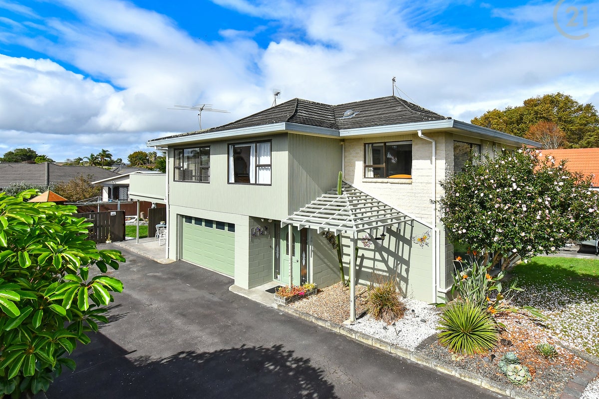 5 Prestwick Place, Wattle Downs, Auckland - Carousel 2