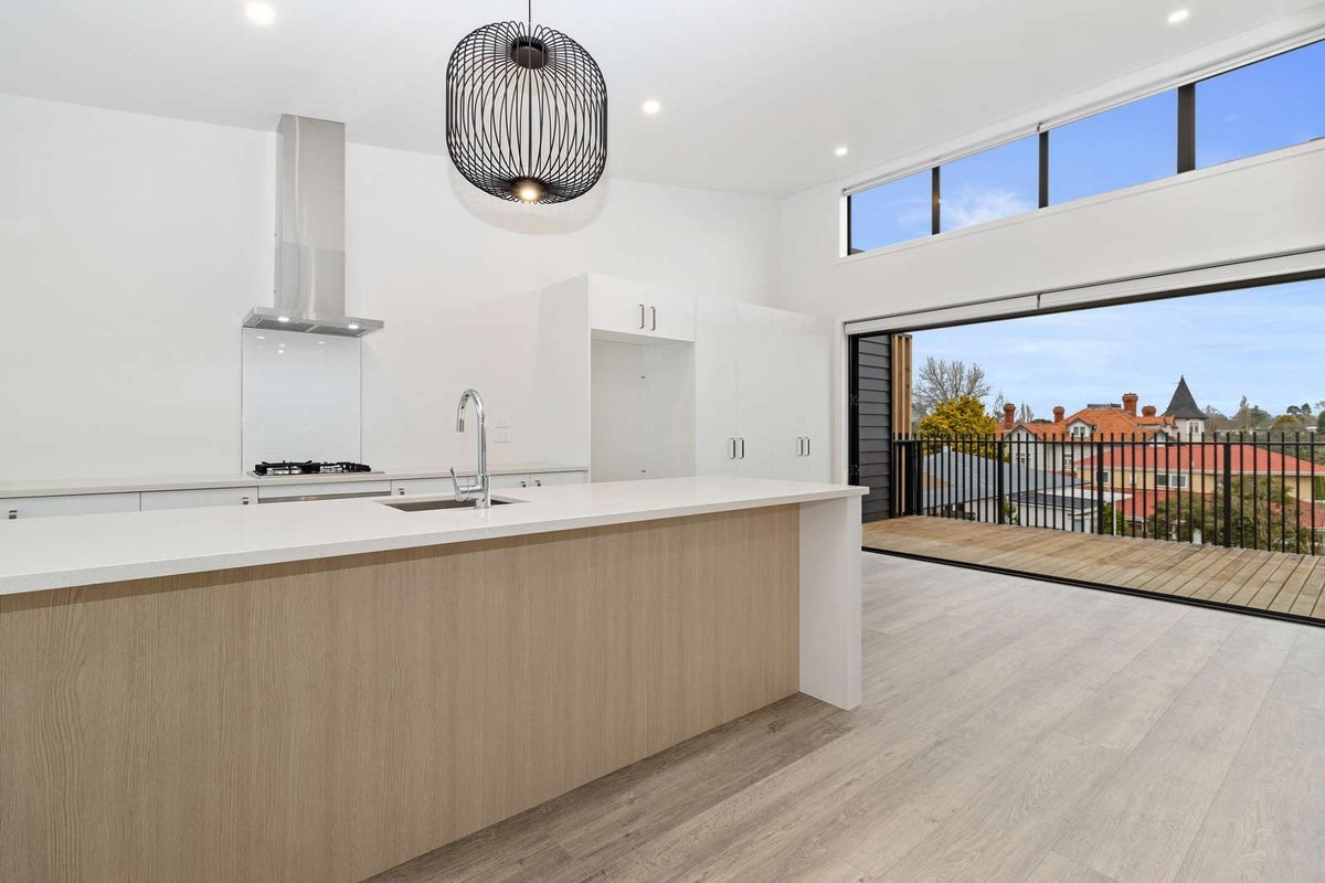 7C Wellington Street, Hamilton East, Hamilton - Carousel 2