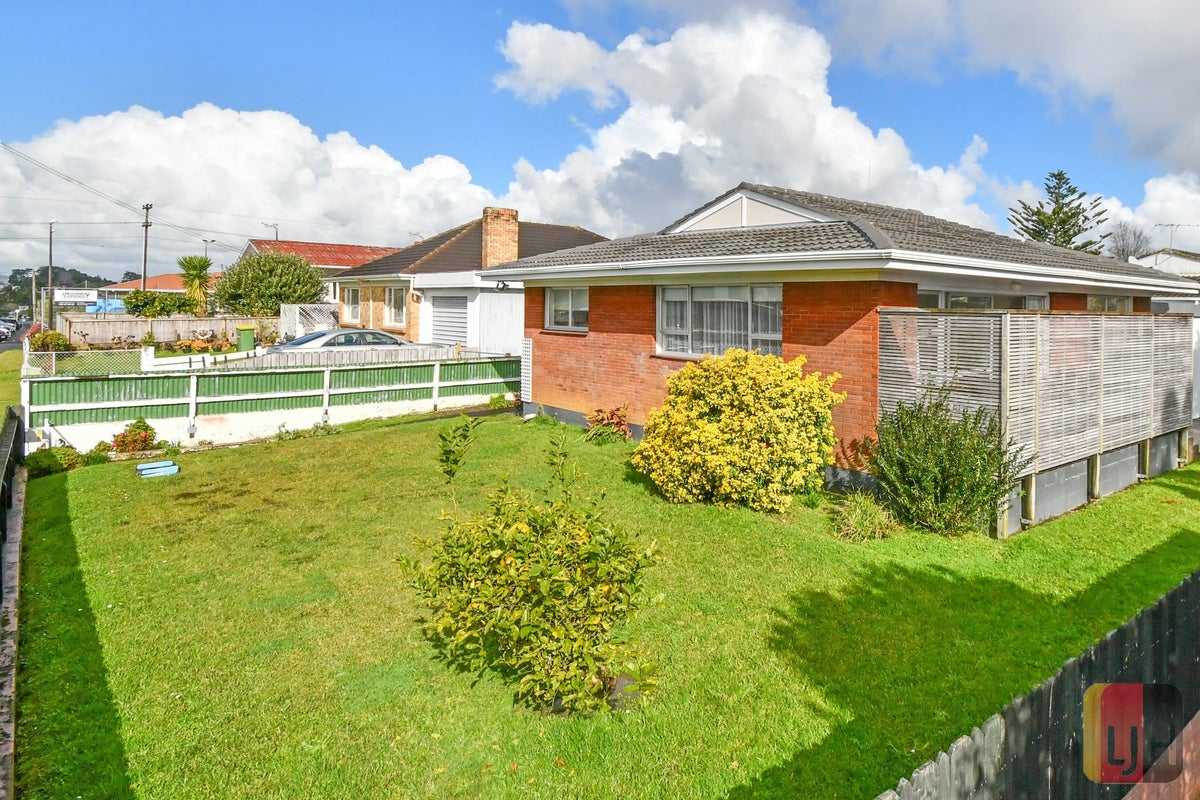 1/17 Wood Street, Papakura, Auckland - Carousel 2