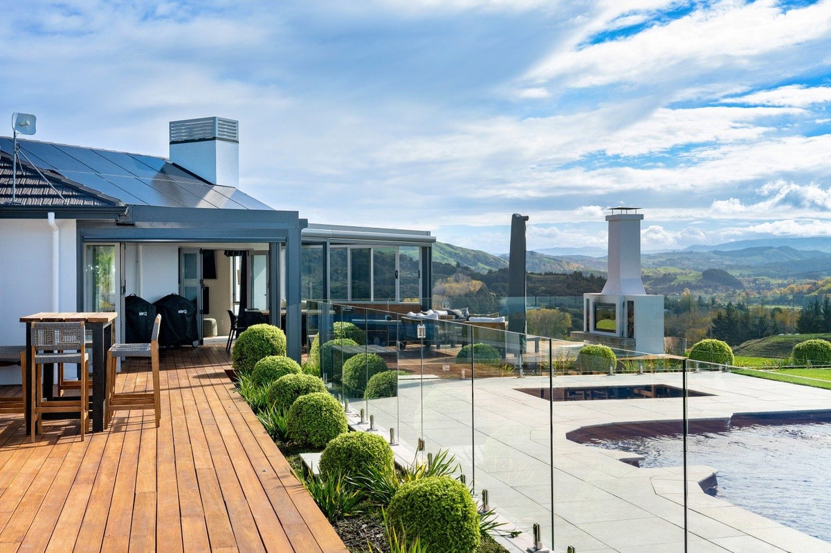 92 Eskridge Drive, Eskdale, Napier - Carousel 2
