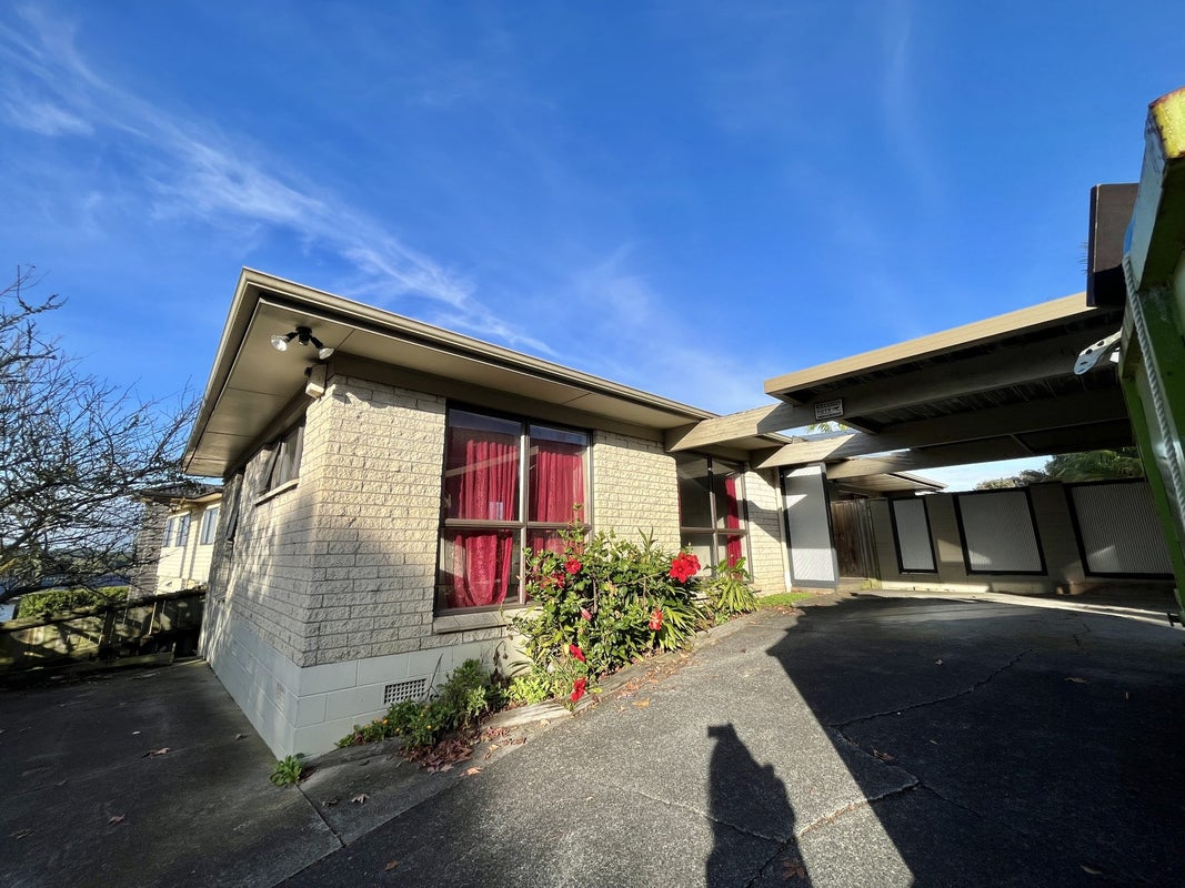 9 Everglade Drive, Goodwood Heights, Auckland - Carousel 1