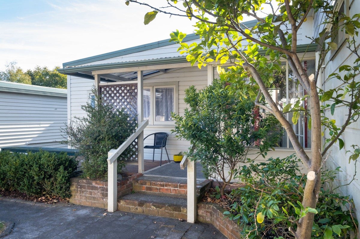 84 Vigor Brown Street, Napier South, Napier - Carousel 1