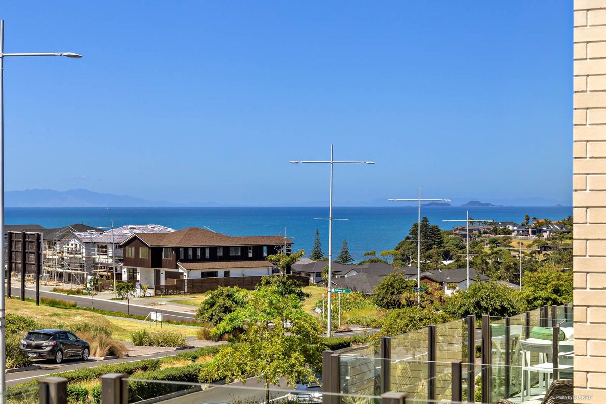 38 Te Oneroa Way, Long Bay, Auckland - Carousel 2