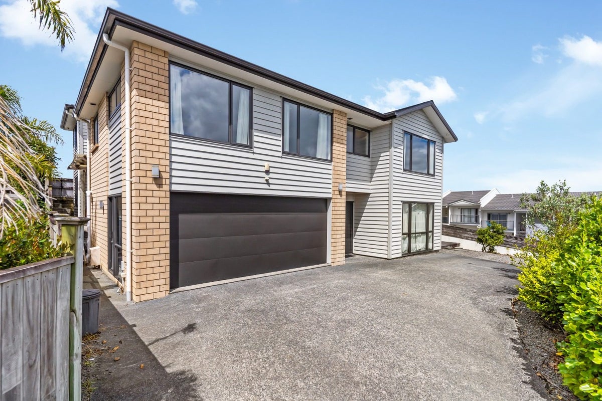 101 Medallion Drive, Oteha, Auckland - Carousel 11