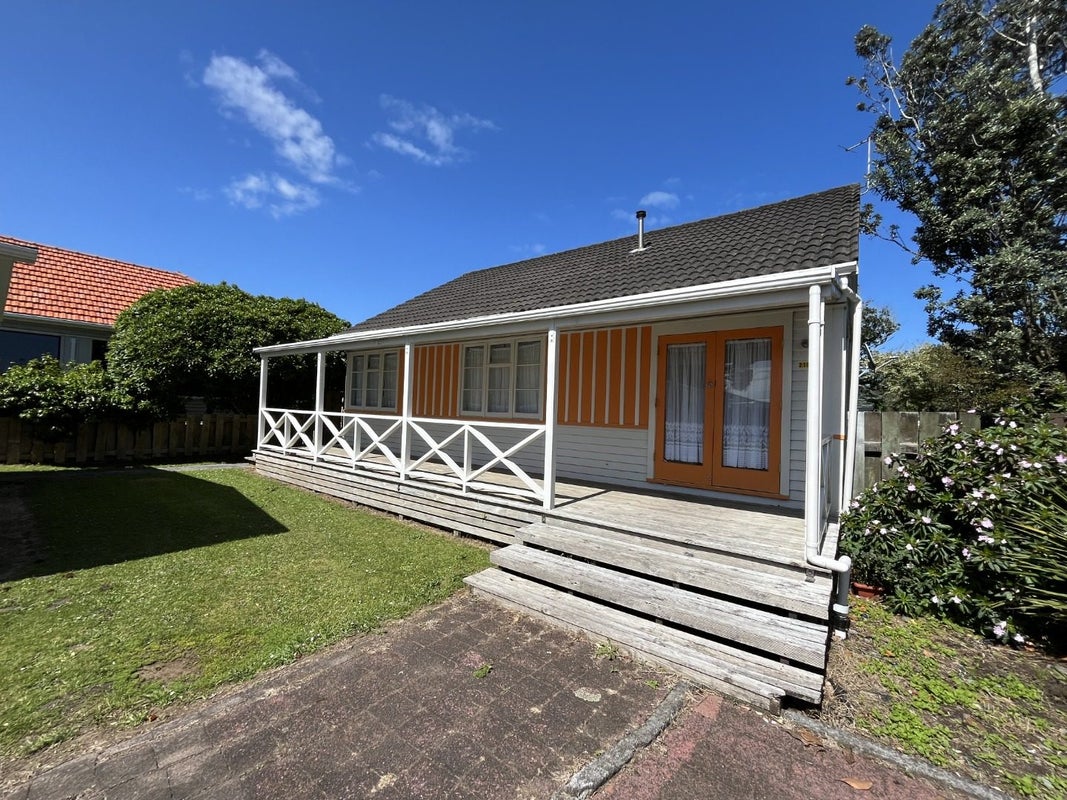 210 Coronation Avenue, Welbourn, New Plymouth - Carousel 2