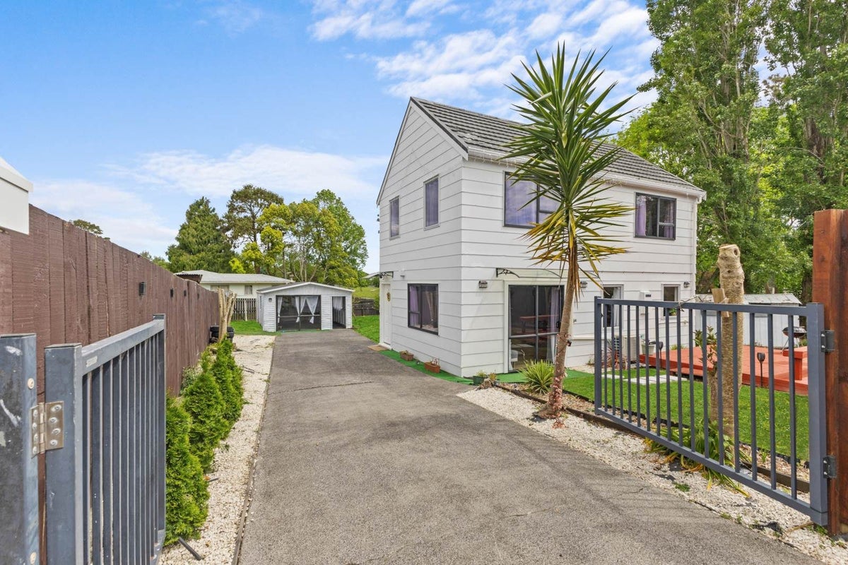 21 Chantal Place, Red Hill, Papakura - Carousel 1