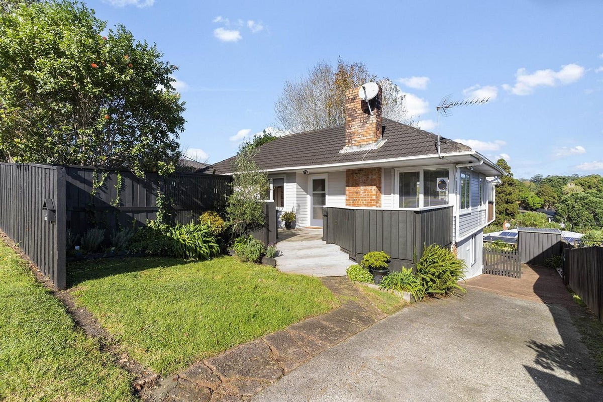 26 Saffron Street, Birkdale, Auckland - Carousel 1