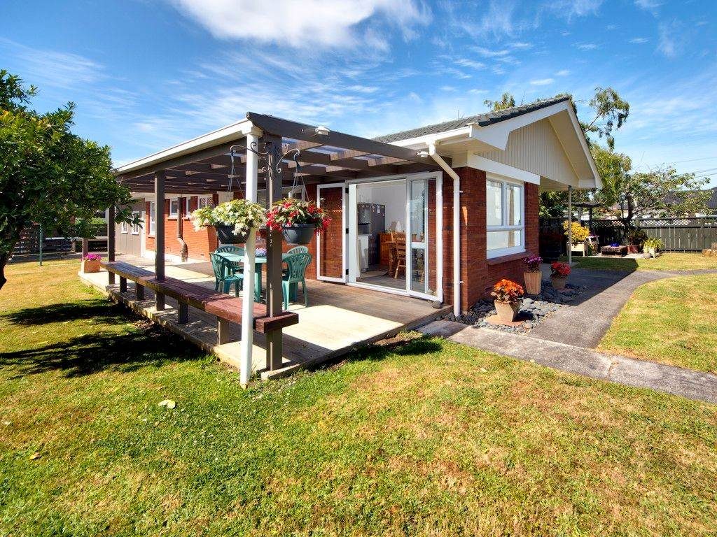 17 Lipscombe Avenue, Papatoetoe, Auckland - Carousel 2