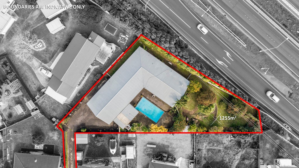 24 Barnhill Crescent, Pahurehure, Papakura - Carousel 1