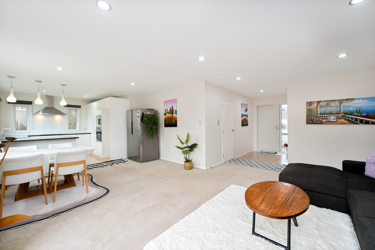 5 Nirmal Place, Sunnyvale, Auckland - Carousel 2