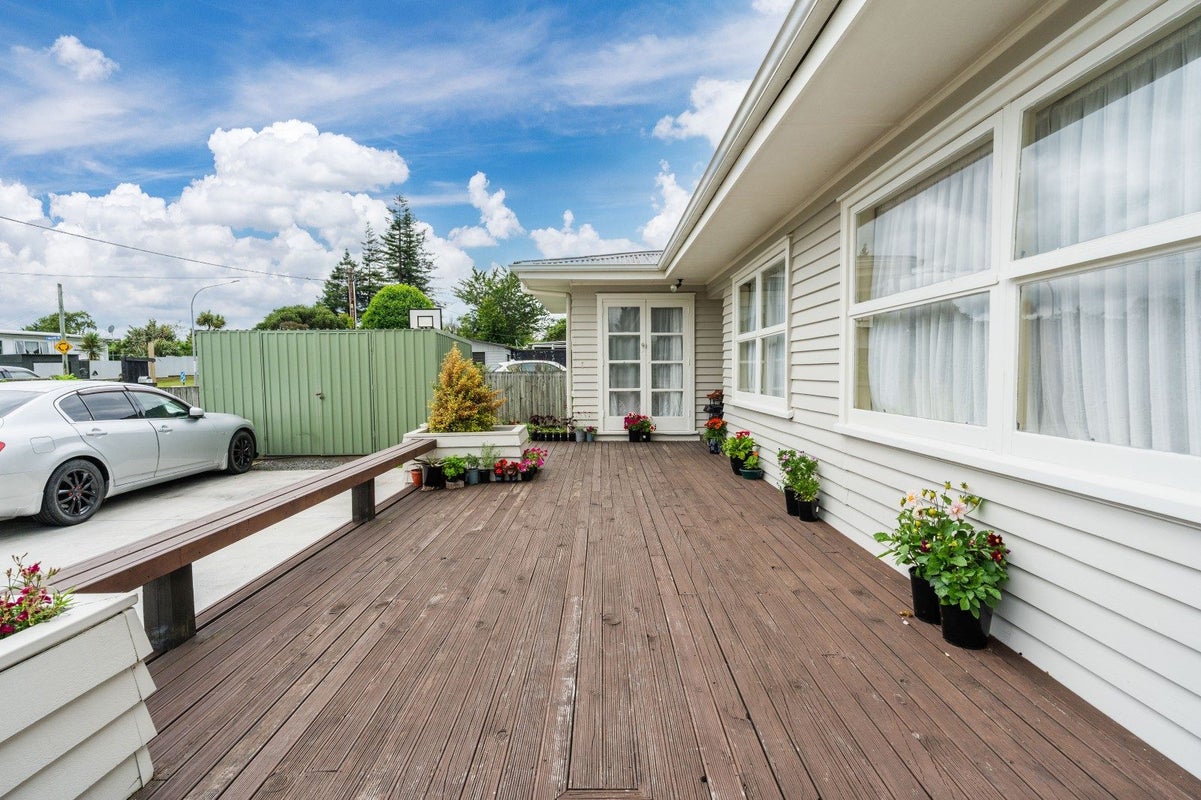 21 Russell Road, Fairy Springs, Rotorua - Carousel 1