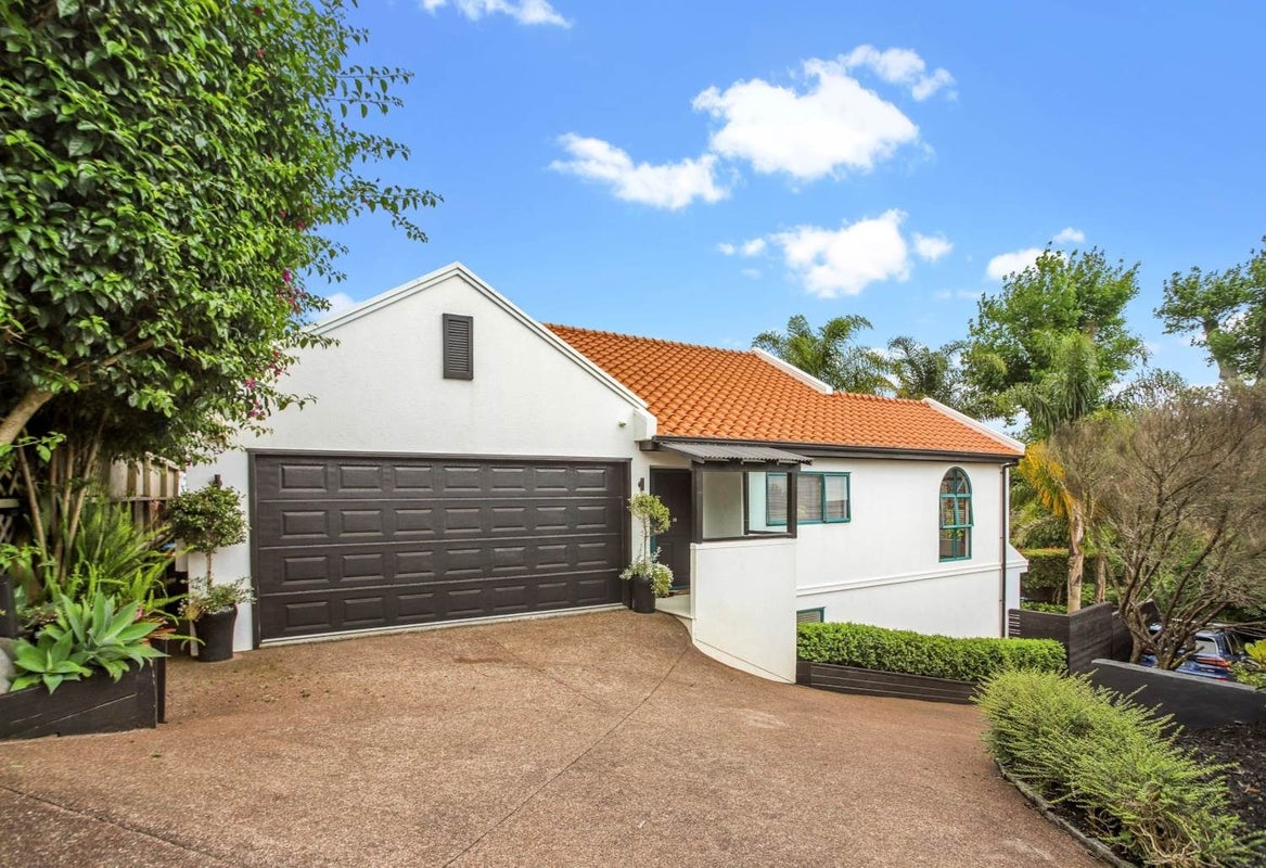 12 Silverton Avenue, Wai o Taiki Bay, Auckland - Carousel 2
