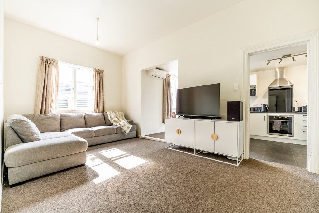 14 MEMORIAL AVENUE, Parkside, Timaru - Carousel 2