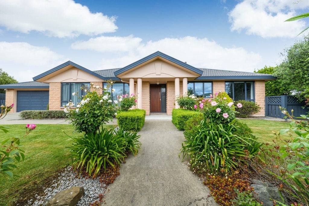 6 Logan Views, Kelvin Grove, Palmerston North - Carousel 1