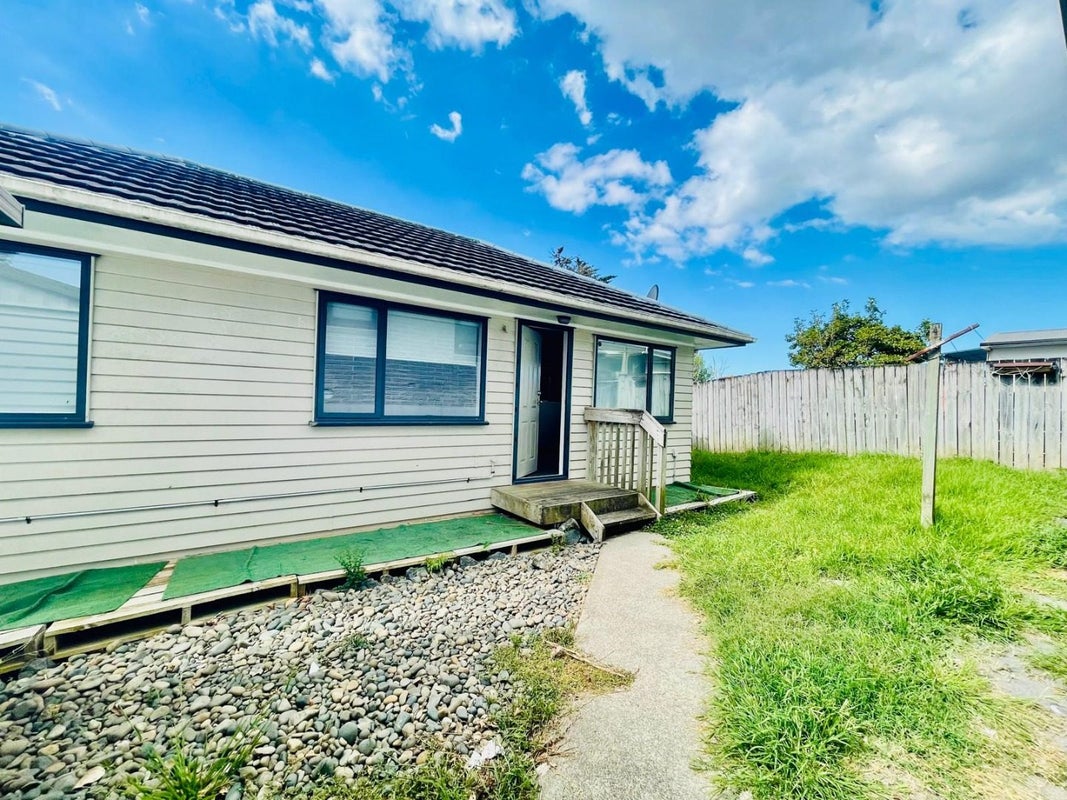 27 Antrim Crescent, Otara, Auckland - Carousel 1