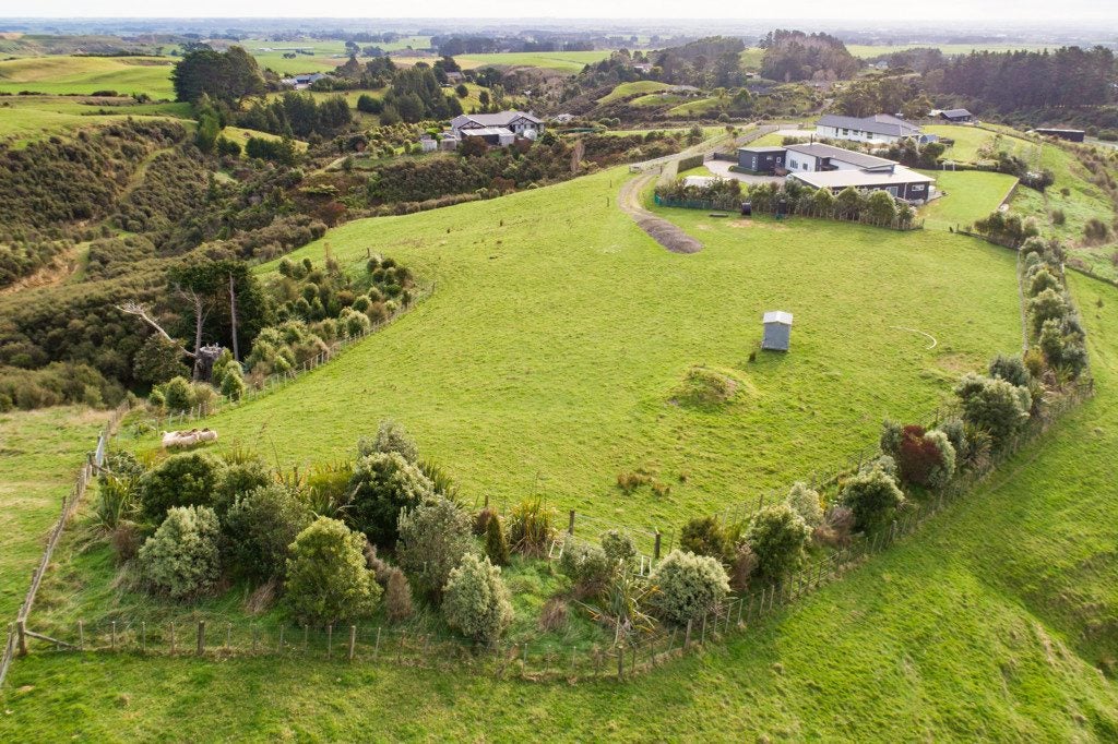 98 Lacebark Drive, Linton, Palmerston North - Carousel 2