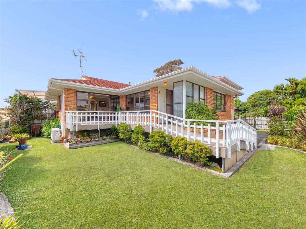 54C Oxford Street, Lansdowne, Masterton - Carousel 1