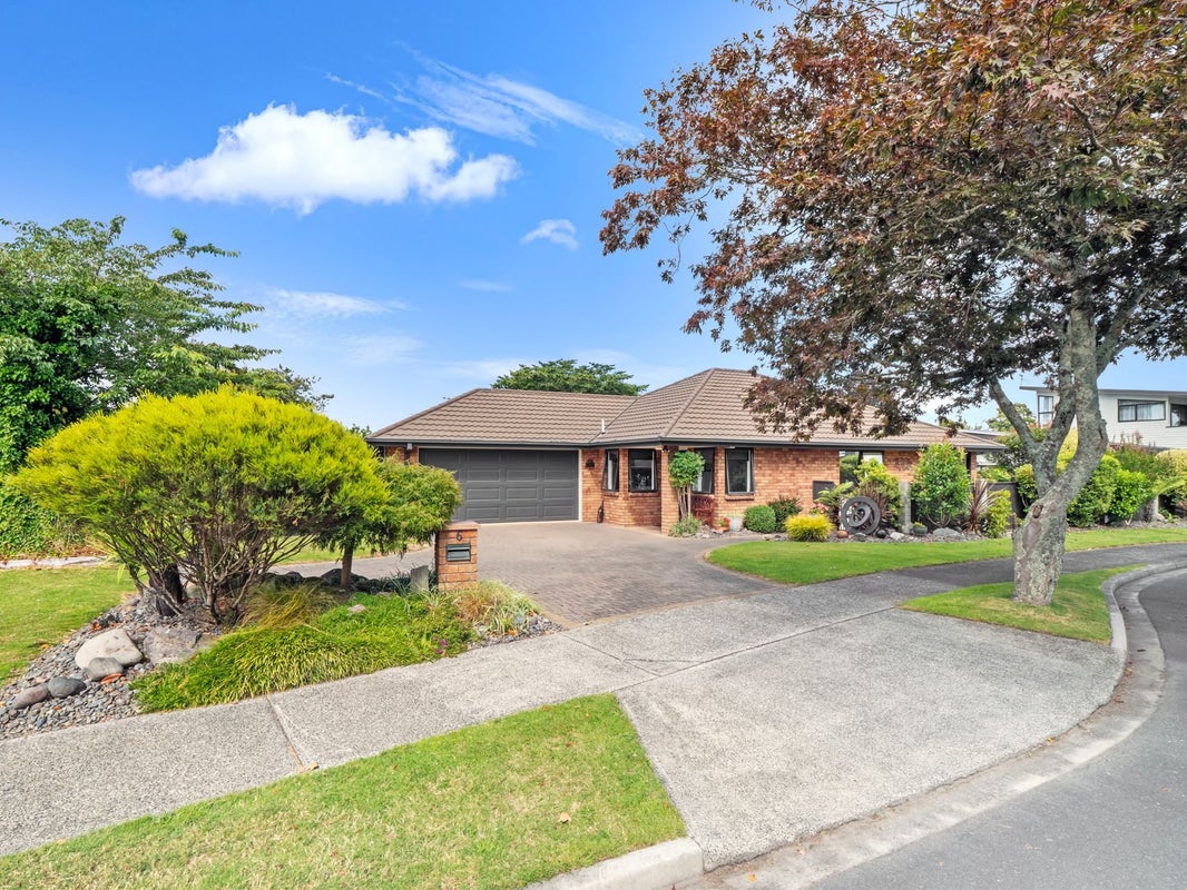 6 Stonebridge Park Drive, Holdens Bay, Rotorua - Carousel 1