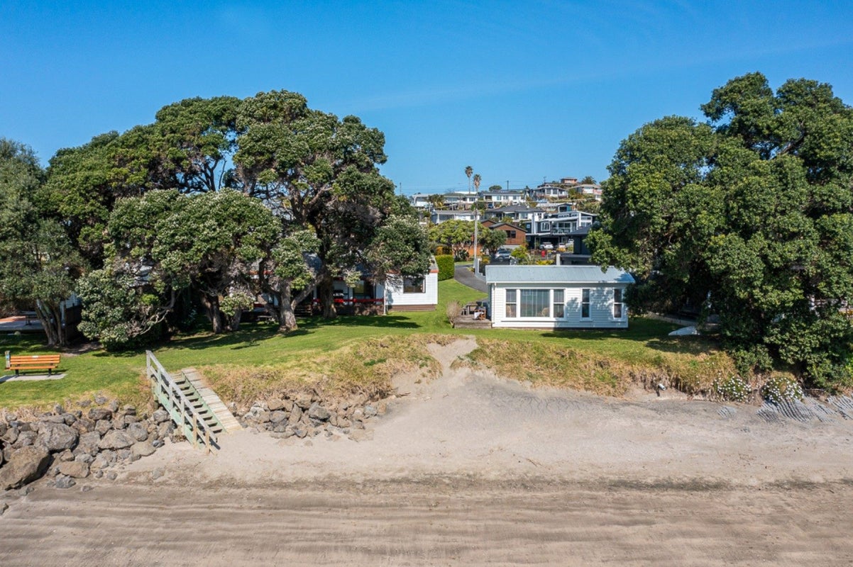 68 Tindalls Bay Road, Tindalls Beach, Whangaparaoa - Carousel 1