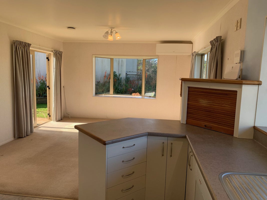 11C Norman Street, Lower Vogeltown, New Plymouth - Carousel 22