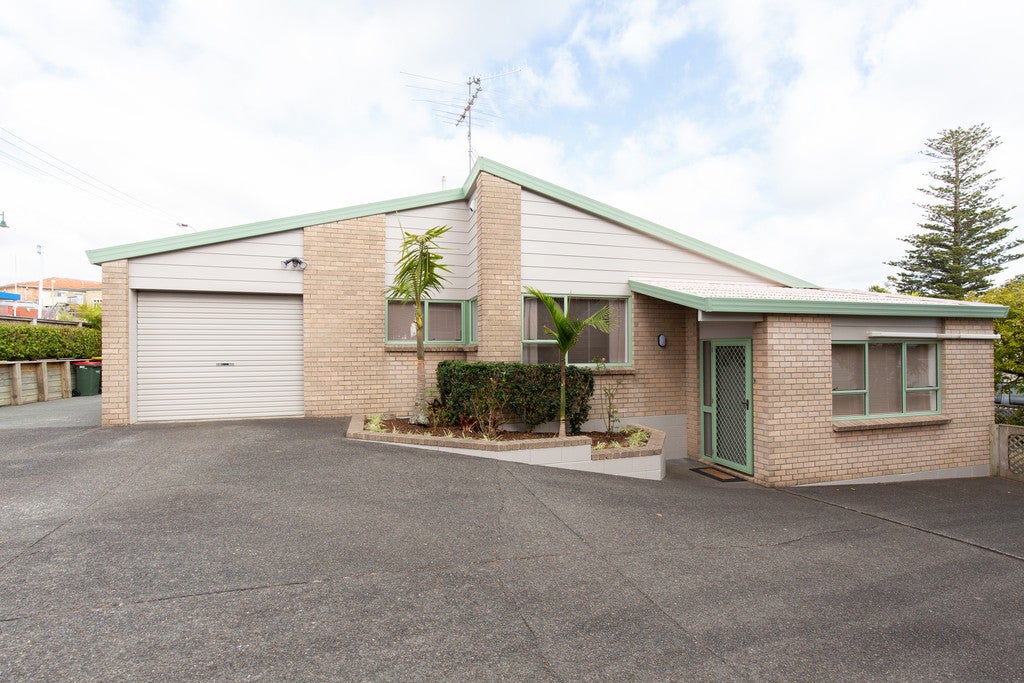 1/30 Uxbridge Road, Howick, Auckland - Carousel 1