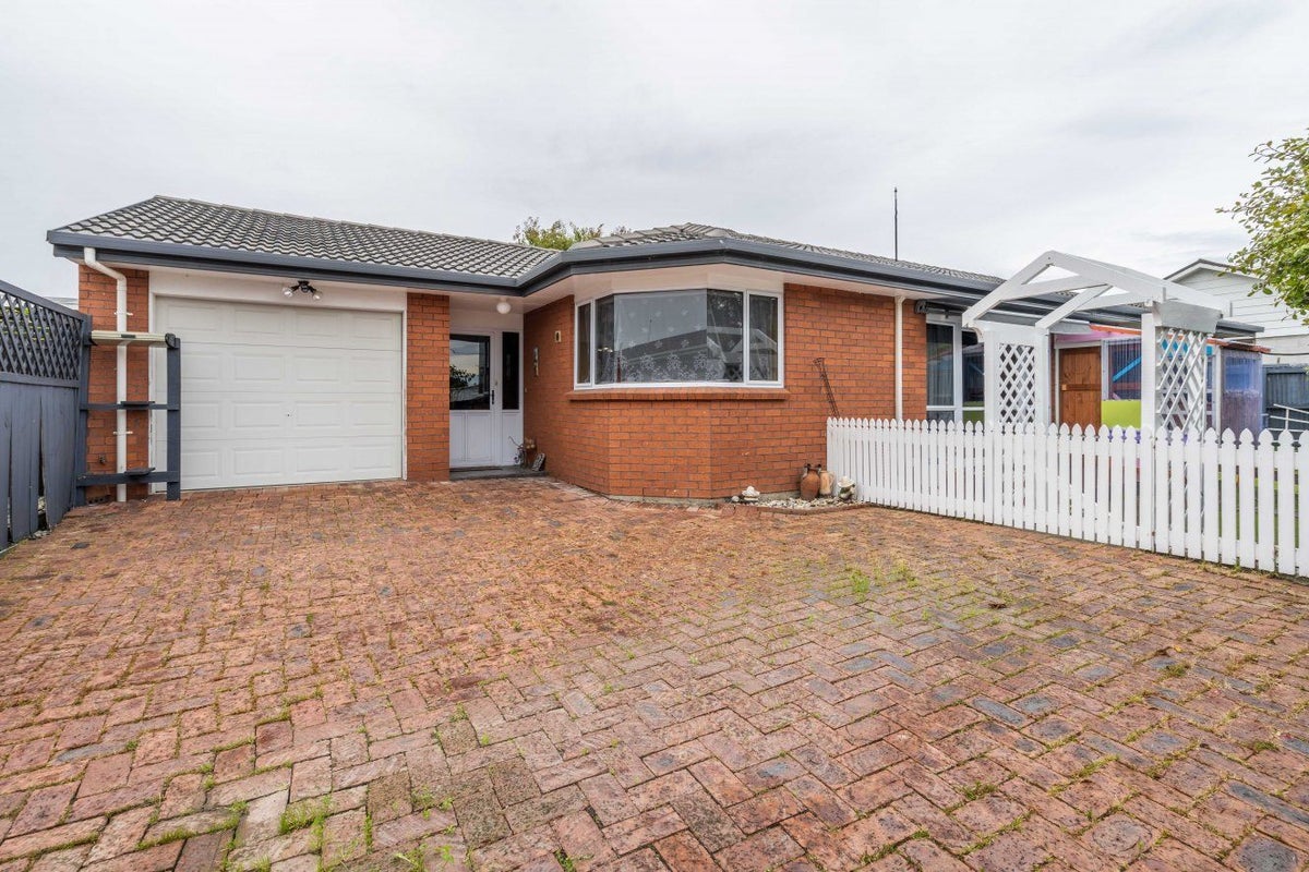 784 Queens Drive, Waikiwi, Invercargill - Carousel 1