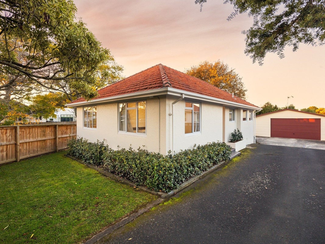 28 Casey Avenue, Fairfield, Hamilton - Carousel 1