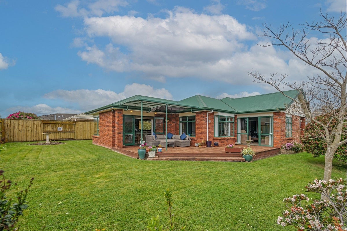 9 Brookside Close, Highbury, Palmerston North - Carousel 1