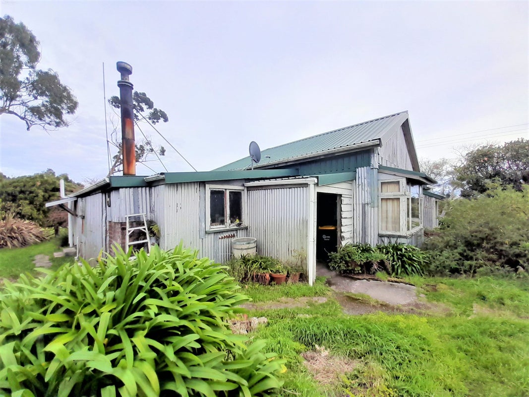 32 McGill Street, Waimangaroa, Westport - Carousel 14