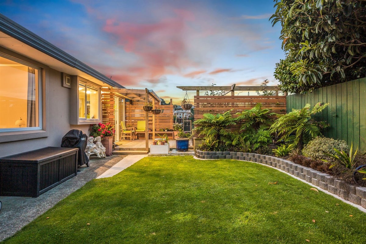 63 The Drive, Tawa, Wellington - Carousel 2