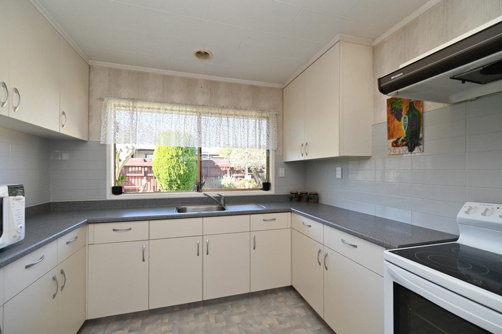 31 Argyll Crescent, Tamatea, Napier - Carousel 2