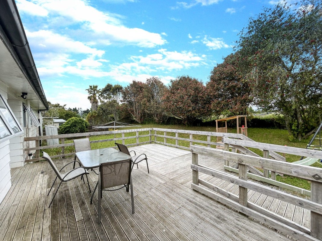 23 Lipton Grove, Opaheke, Papakura - Carousel 13