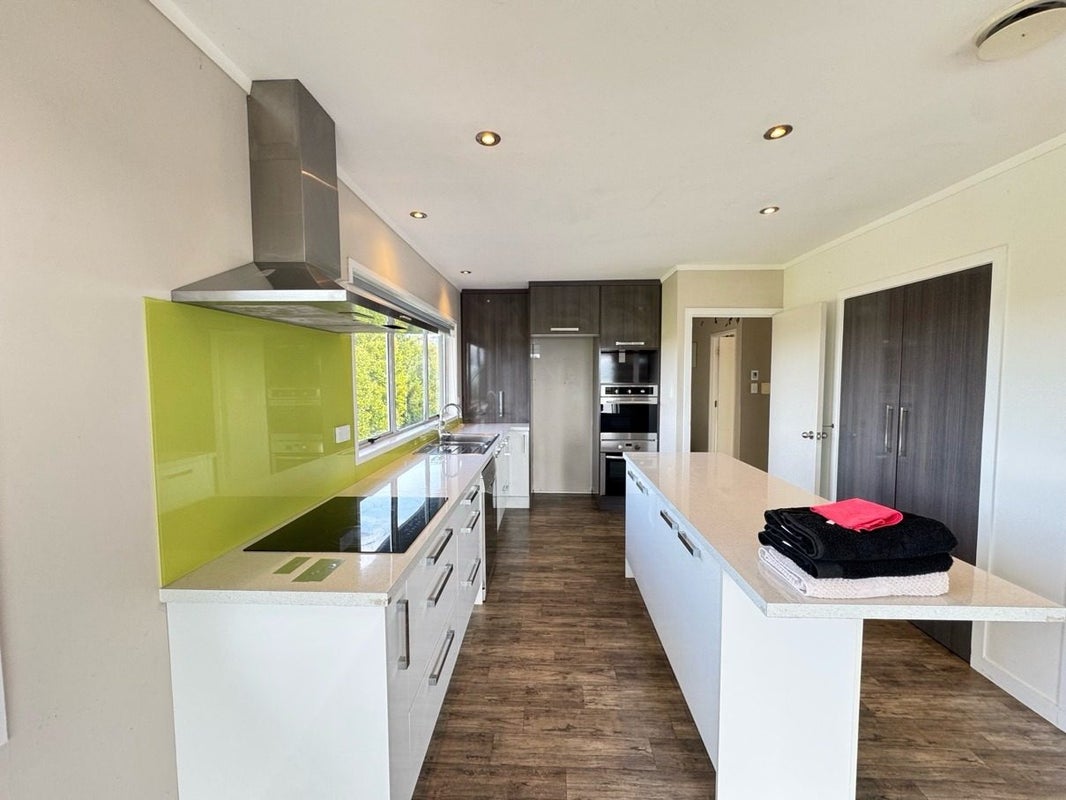 86 Glamorgan Drive, Torbay, Auckland - Carousel 2