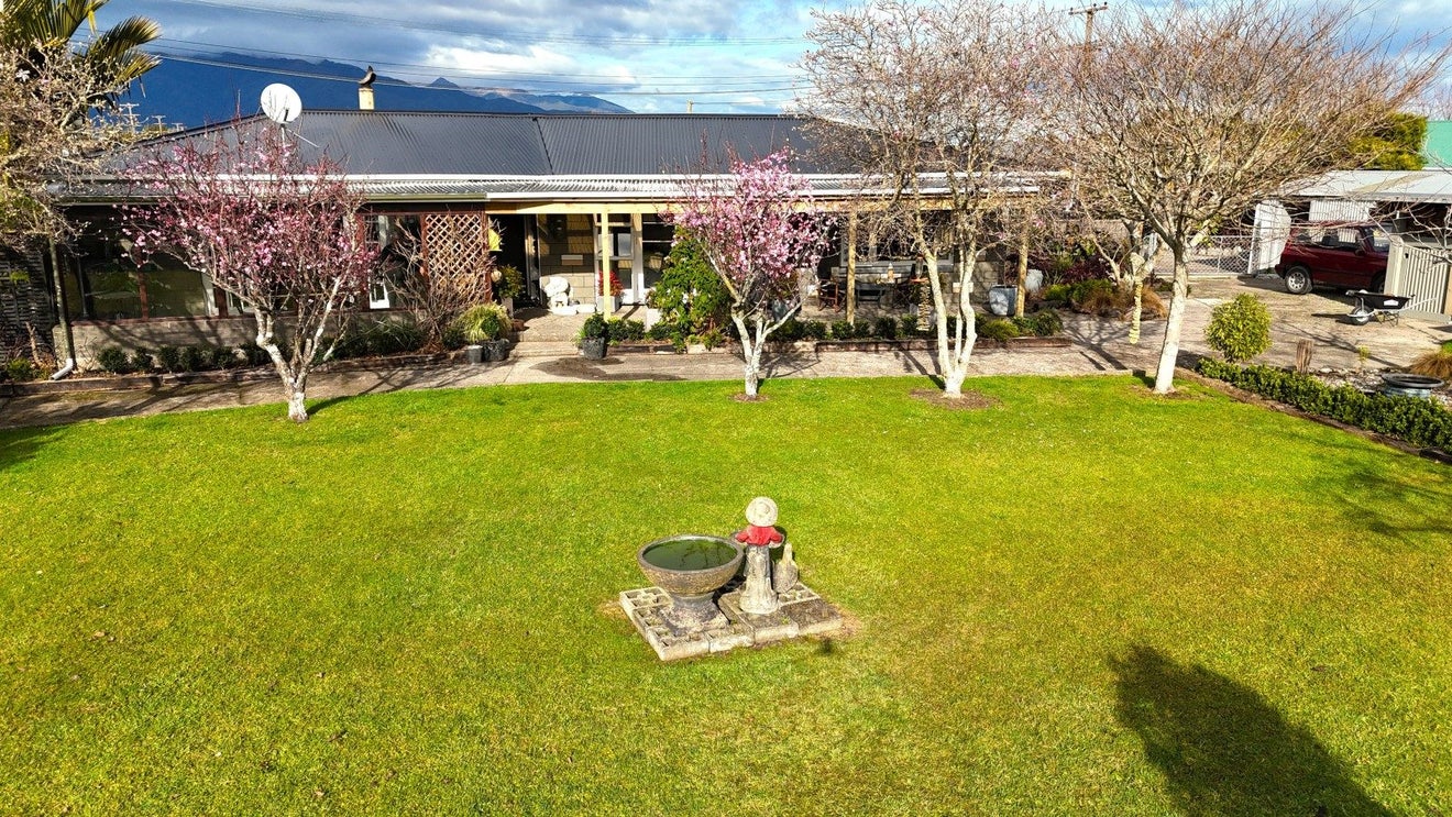 57 Lyndhurst Street, Westport, Westport - Carousel 1