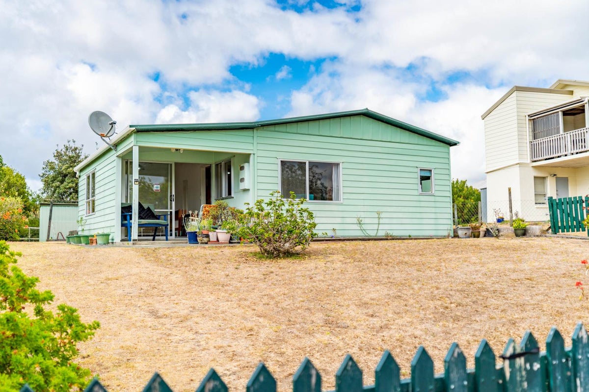16 Holiday Crescent, Mangawhai Heads, Mangawhai - Carousel 2