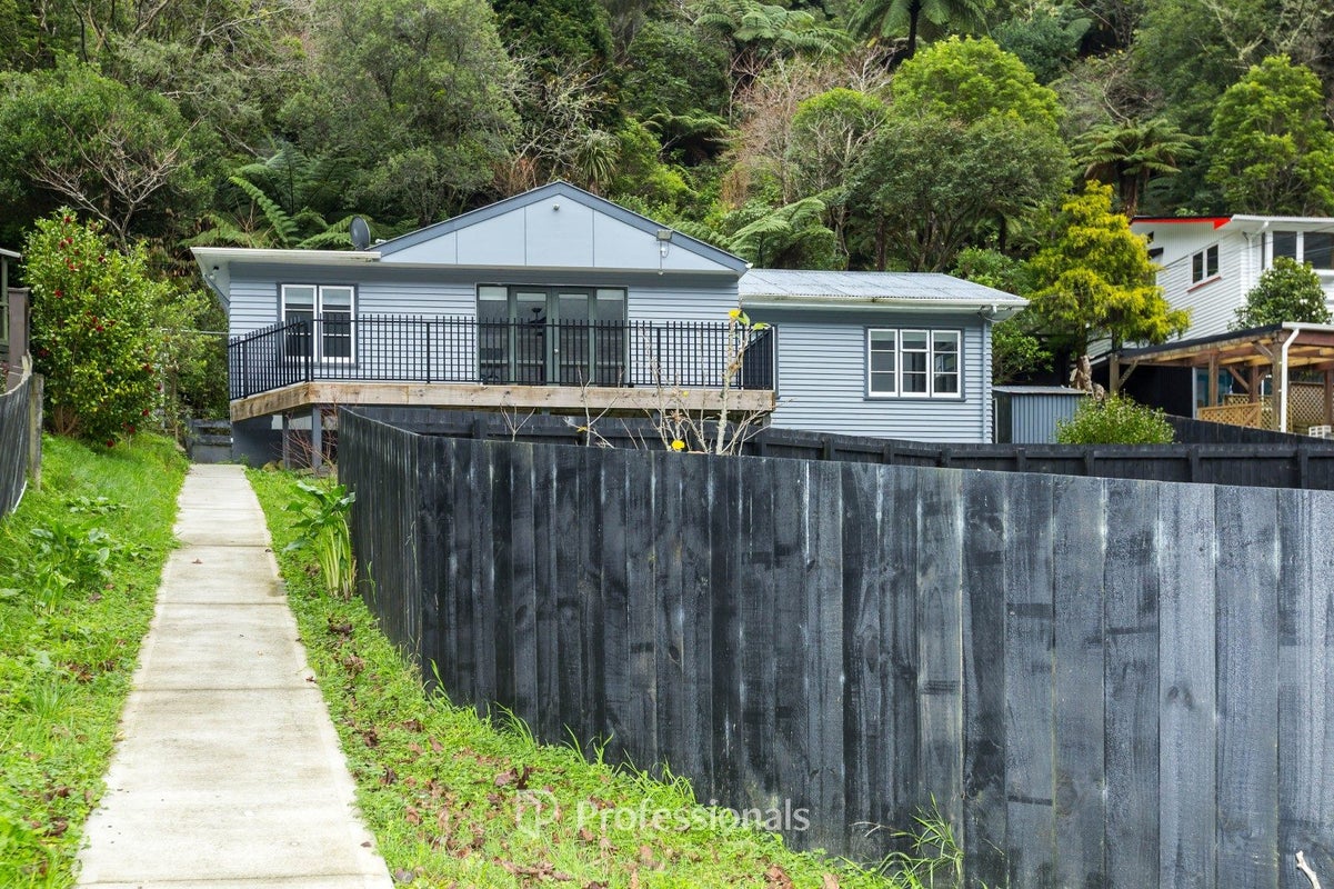 114 Pinehaven Road, Pinehaven, Upper Hutt - Carousel 2