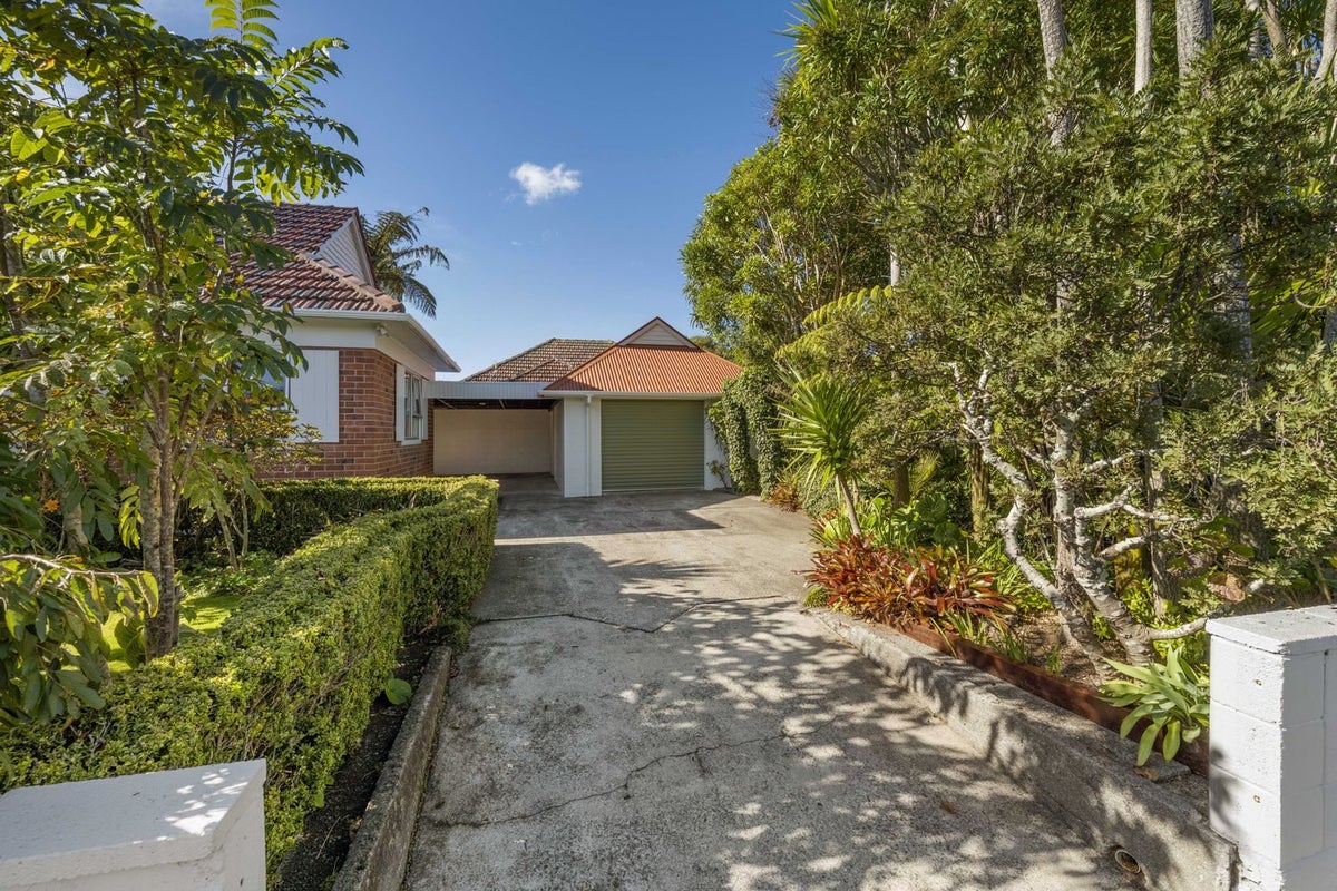 59 Somerset Street, Brooklands, New Plymouth - Carousel 15