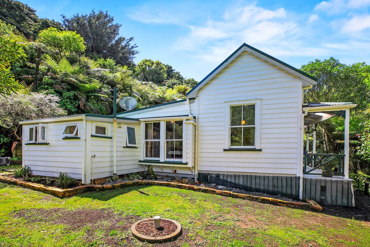 11 Moresby Street, Paeroa - Carousel 1