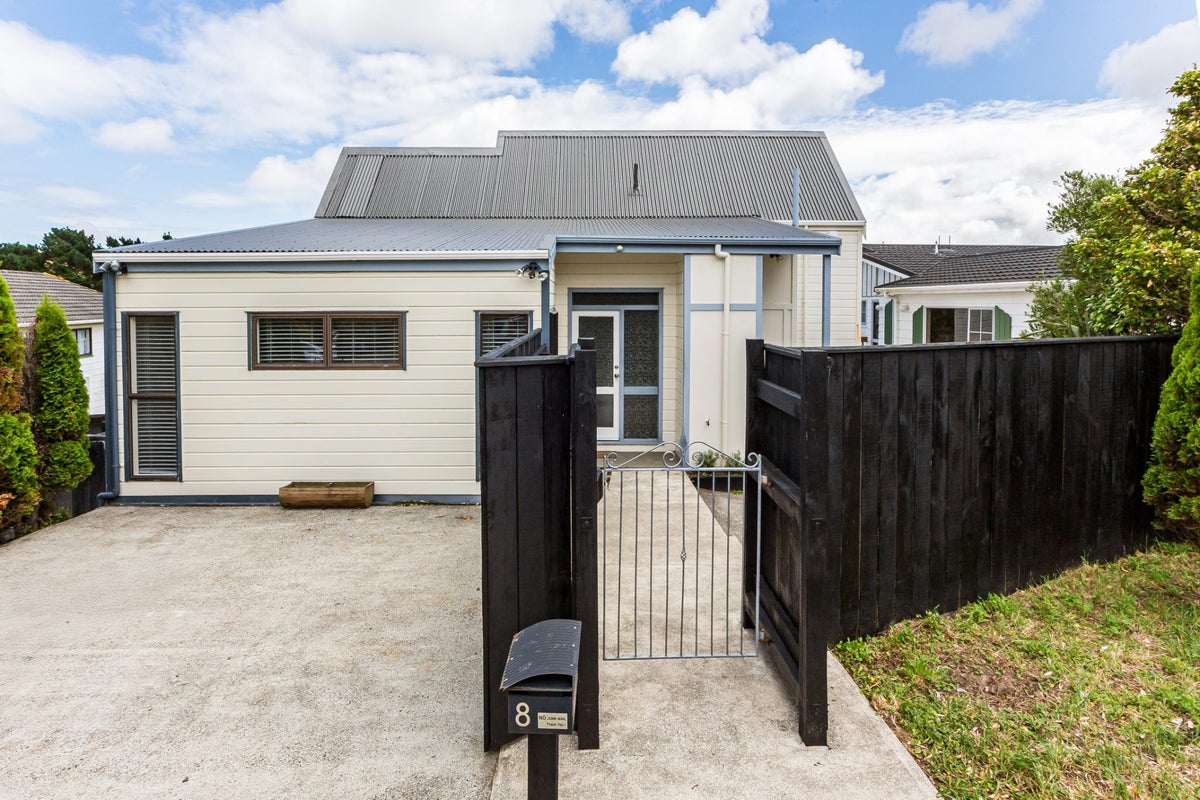8 Dominica Crescent, Grenada Village, Wellington - Carousel 1