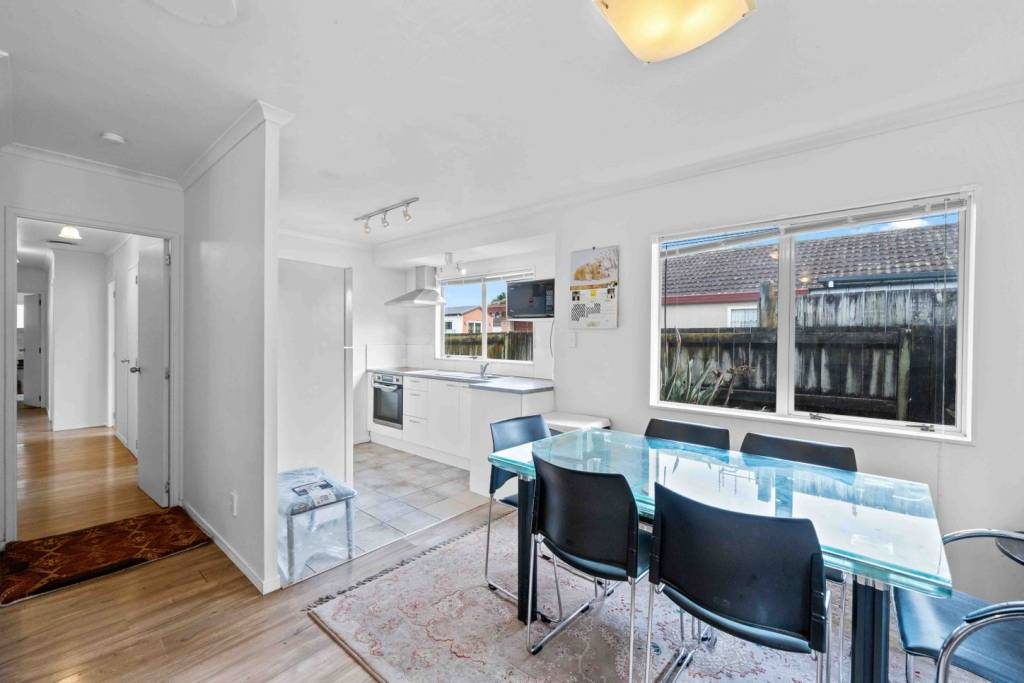 10 Portrush Lane, Takanini, Auckland - Carousel 2