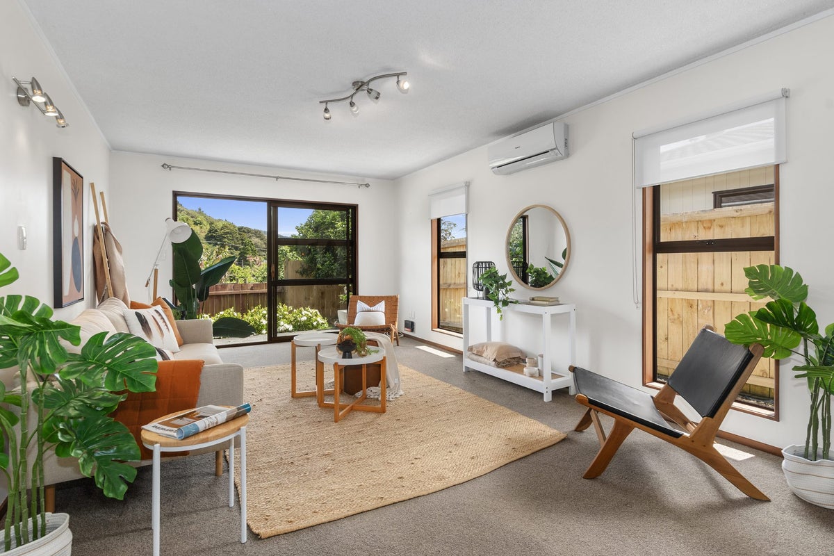 2/7 Crawford Crescent, Te Kamo, Whangarei - Carousel 1