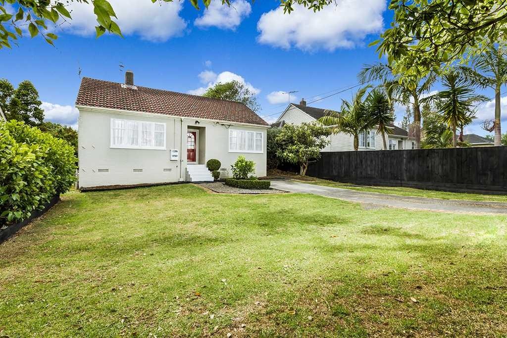 204 Lake Road, Belmont, Auckland - Carousel 1