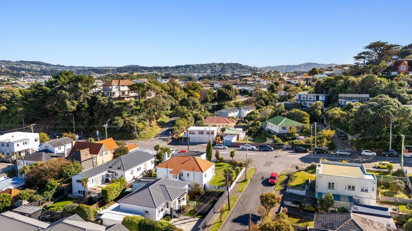 527 Broadway, Strathmore Park, Wellington - Carousel 18