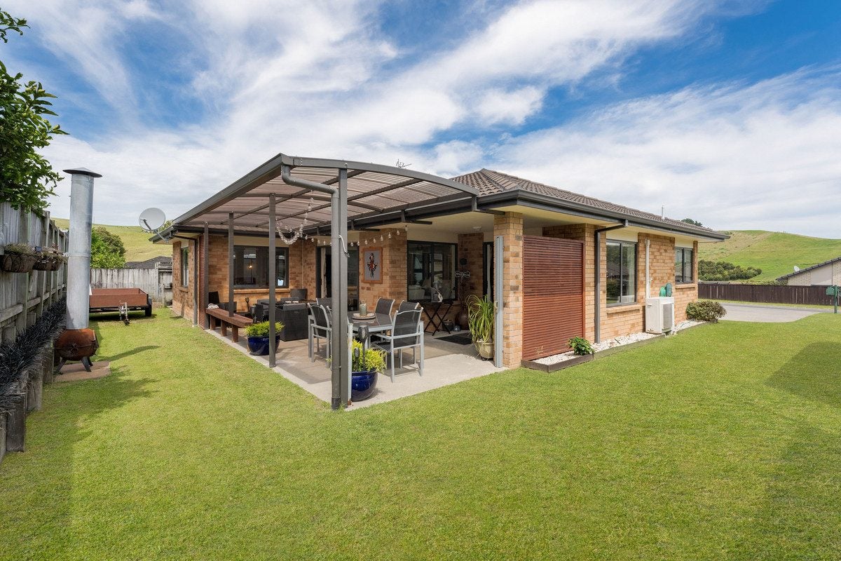 4 Gina Way, Welcome Bay, Tauranga - Carousel 2