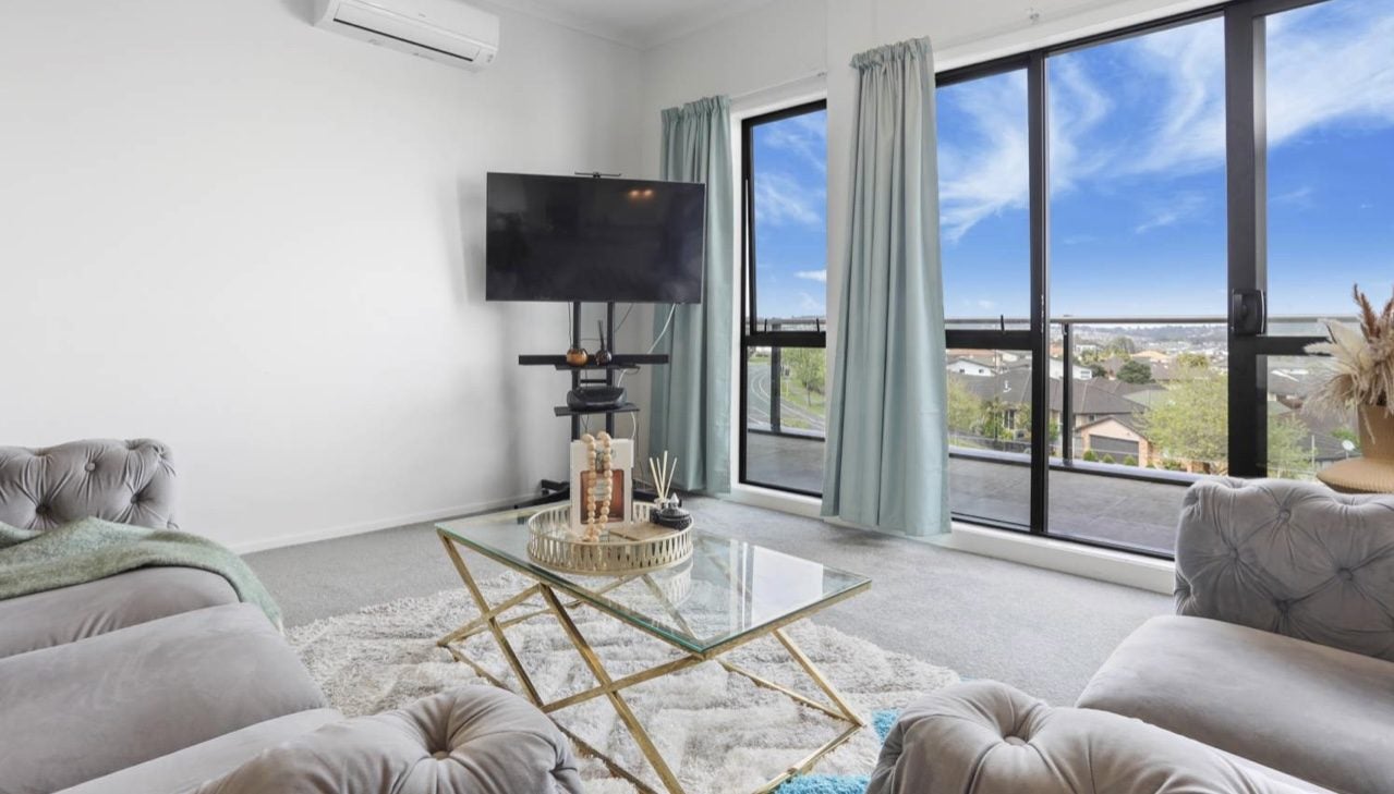 6/130 Stancombe Road, Flat Bush, Auckland - Carousel 1