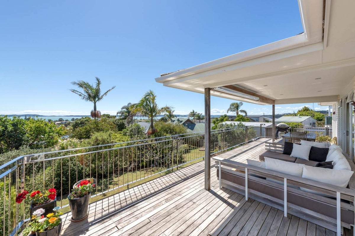 92 Beachlands Road, Beachlands, Auckland - Carousel 1