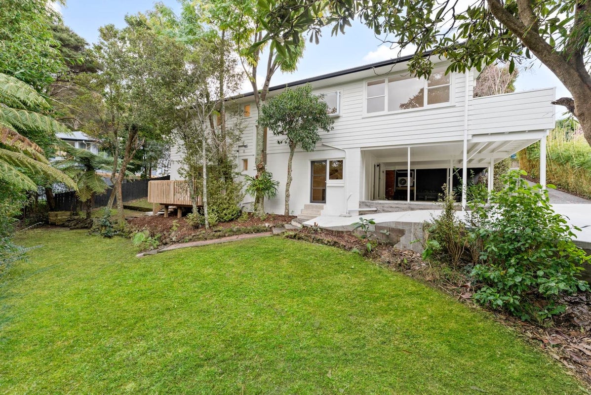 35 Martin Crescent, Northcote, North Shore City, Auckland - Carousel 2