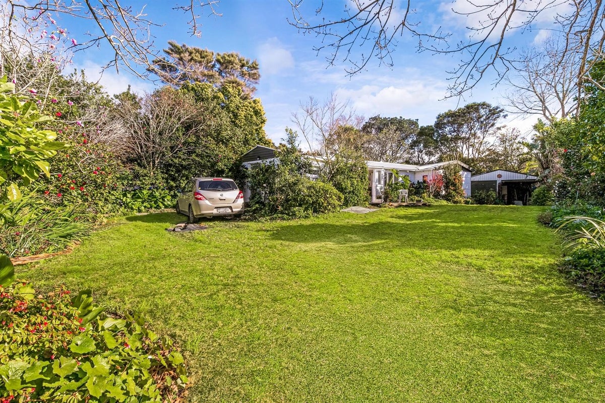 11 Orere Point Road, Papakura - Carousel 2