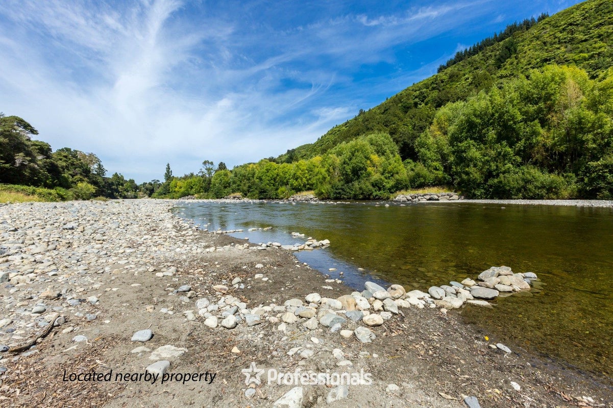 1 Gemstone Drive, Birchville, Upper Hutt - Carousel 19