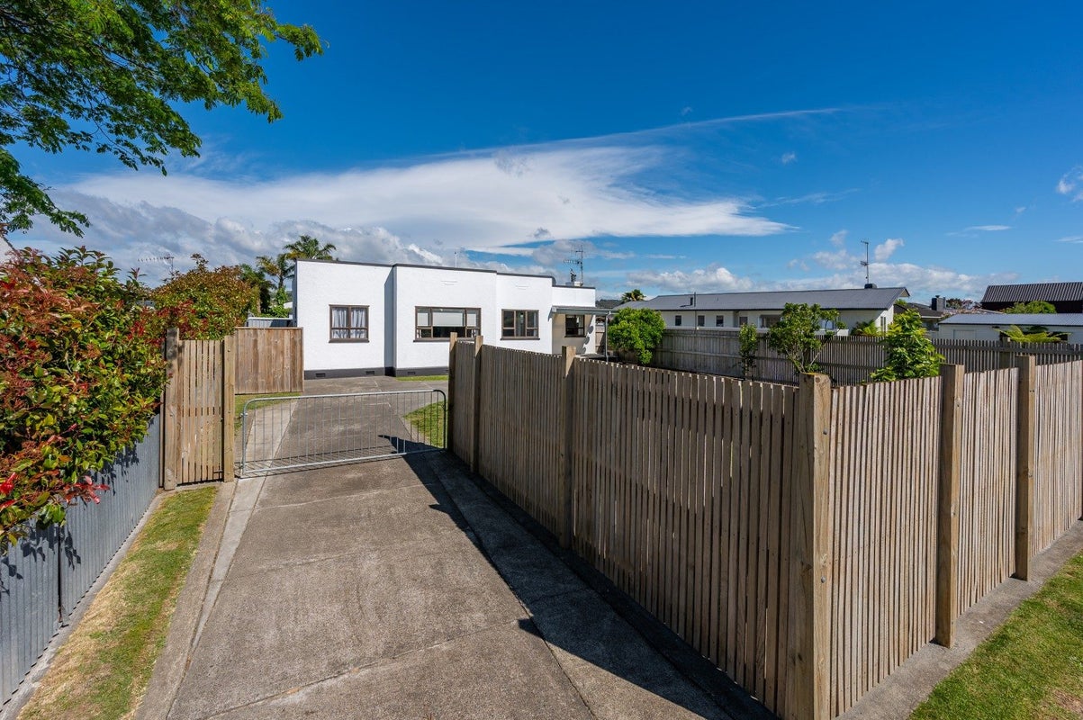 173 Guppy Road, Taradale, Napier - Carousel 1